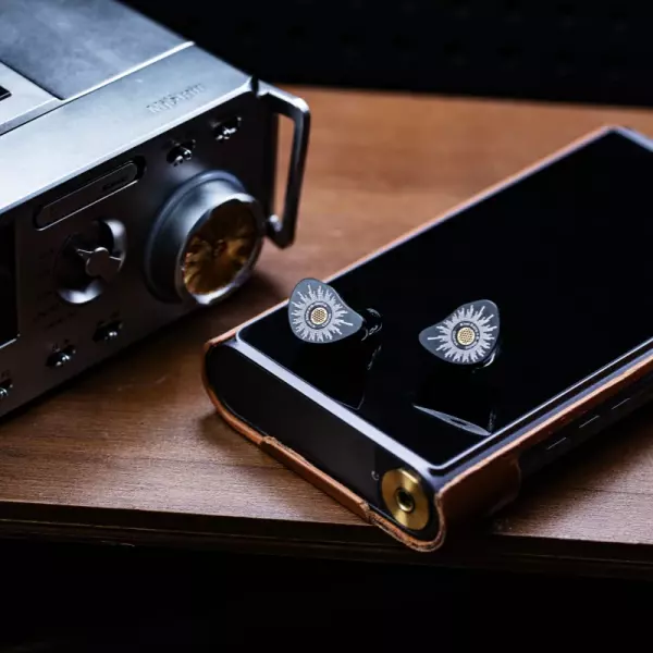 Kiwi Ears x B_Media: Chorus IEM Earphones