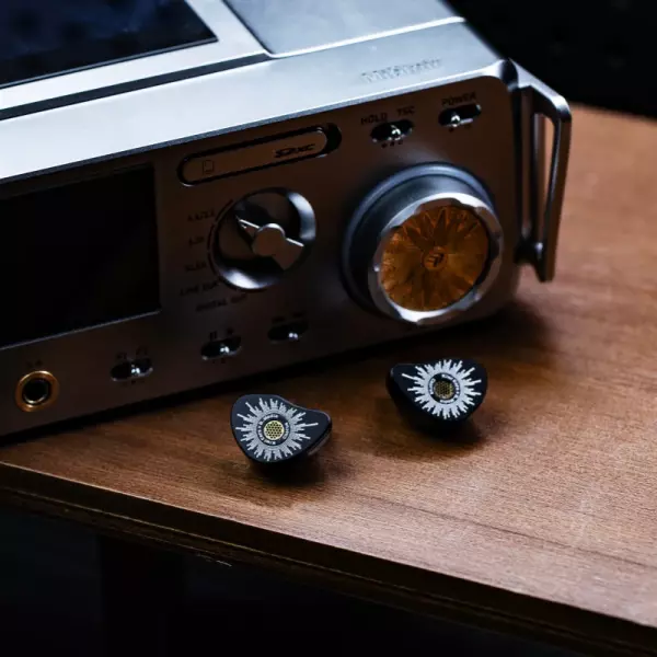 Kiwi Ears x B_Media: Chorus IEM Earphones