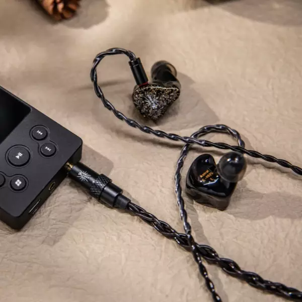 Kiwi Ears x B_Media: Terras Earphones Cable